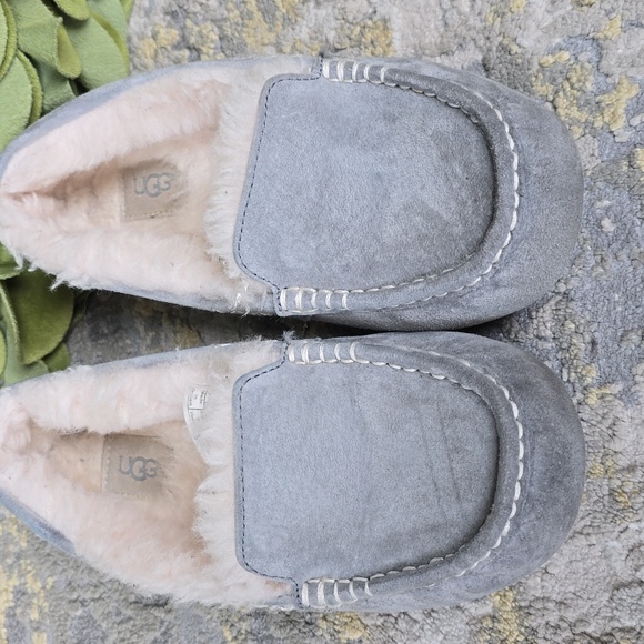UGG Ansley Light Gray Moccasin Loafers - Picture 6 of 15